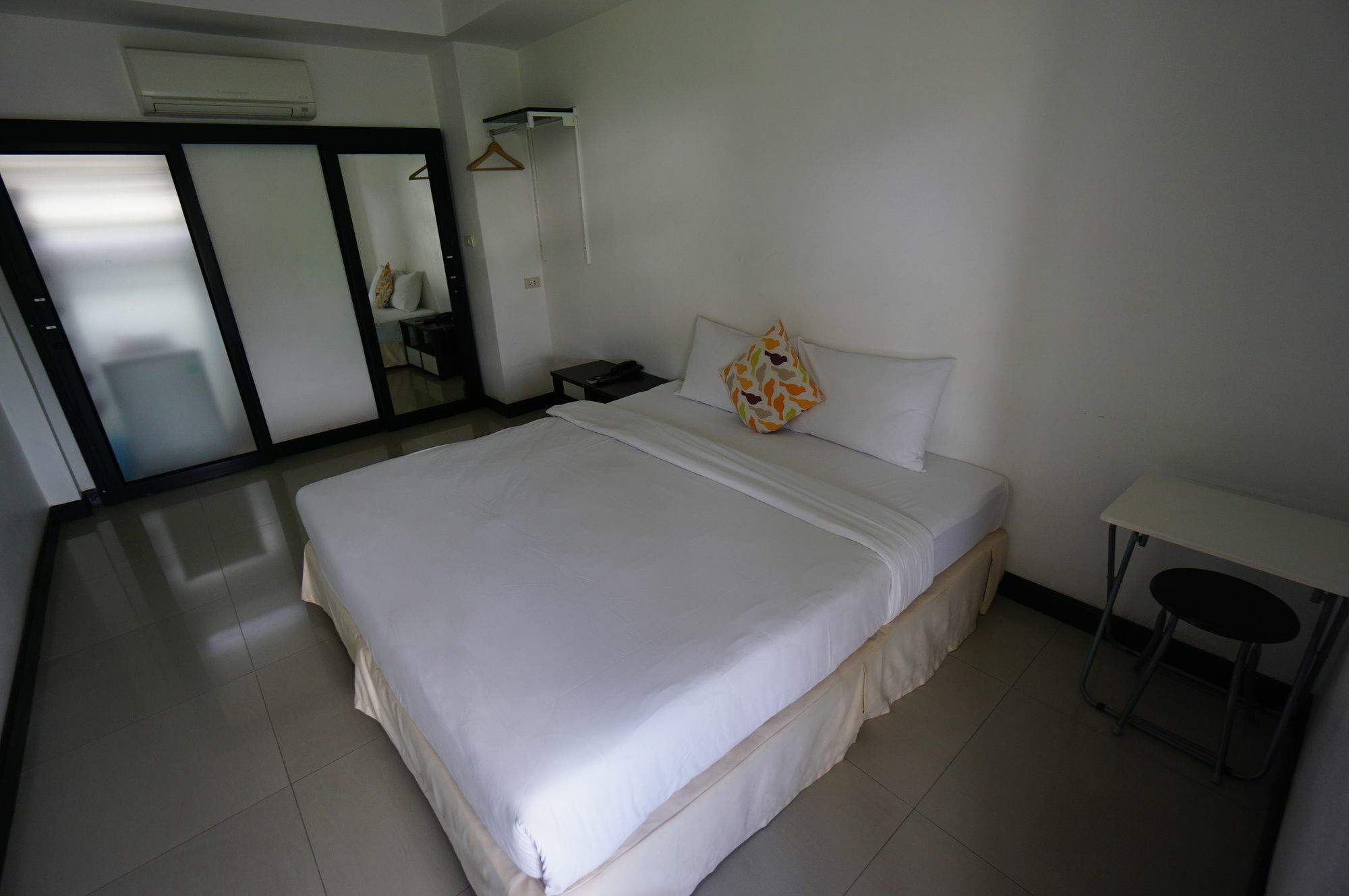 The Auto Place Phuket Extérieur photo