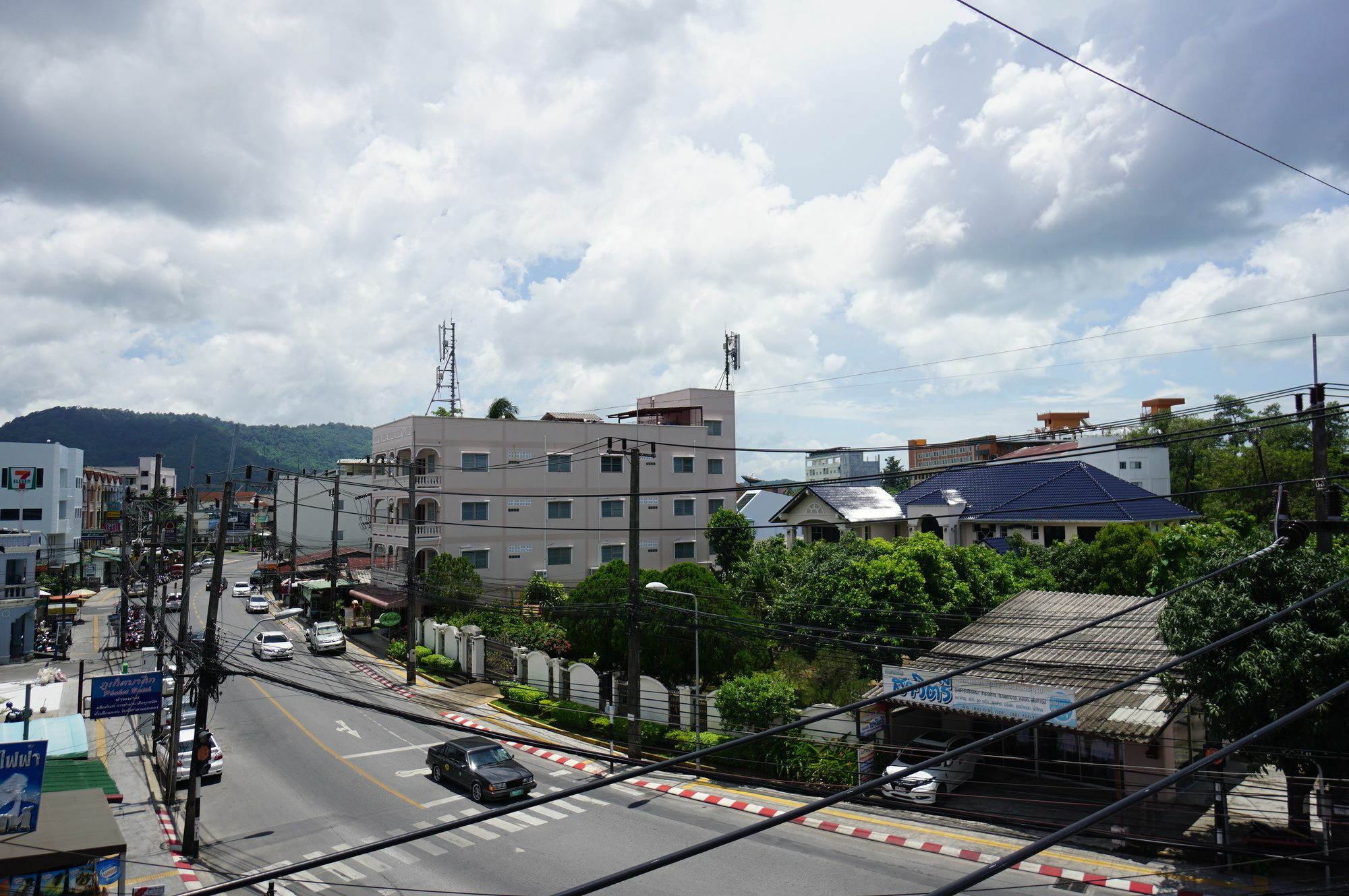 The Auto Place Phuket Extérieur photo