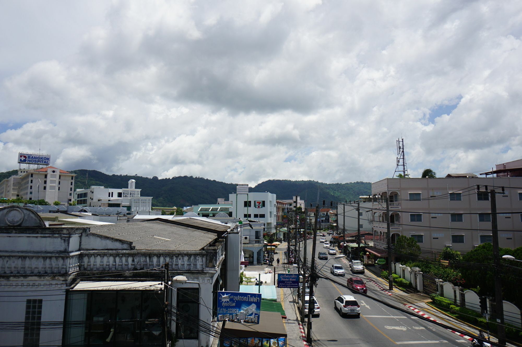 The Auto Place Phuket Extérieur photo